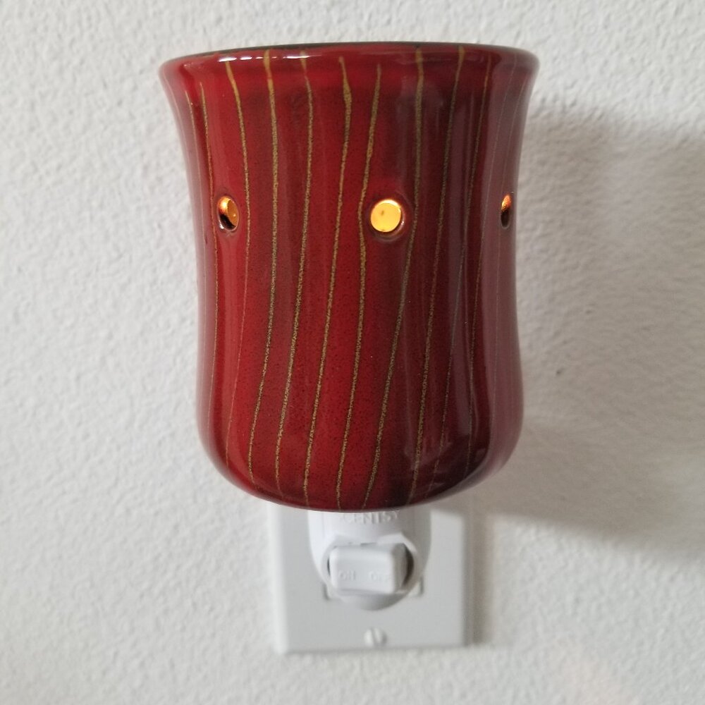 Scentsy Mini Wax Warmer Plug-In - Venetia - Picture 3 of 3